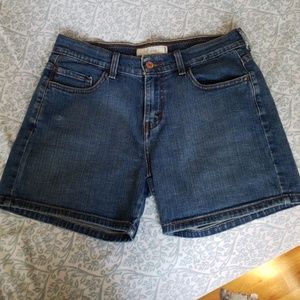 Levi's Denim Jean Shorts Comfy Not-too-short sz 4